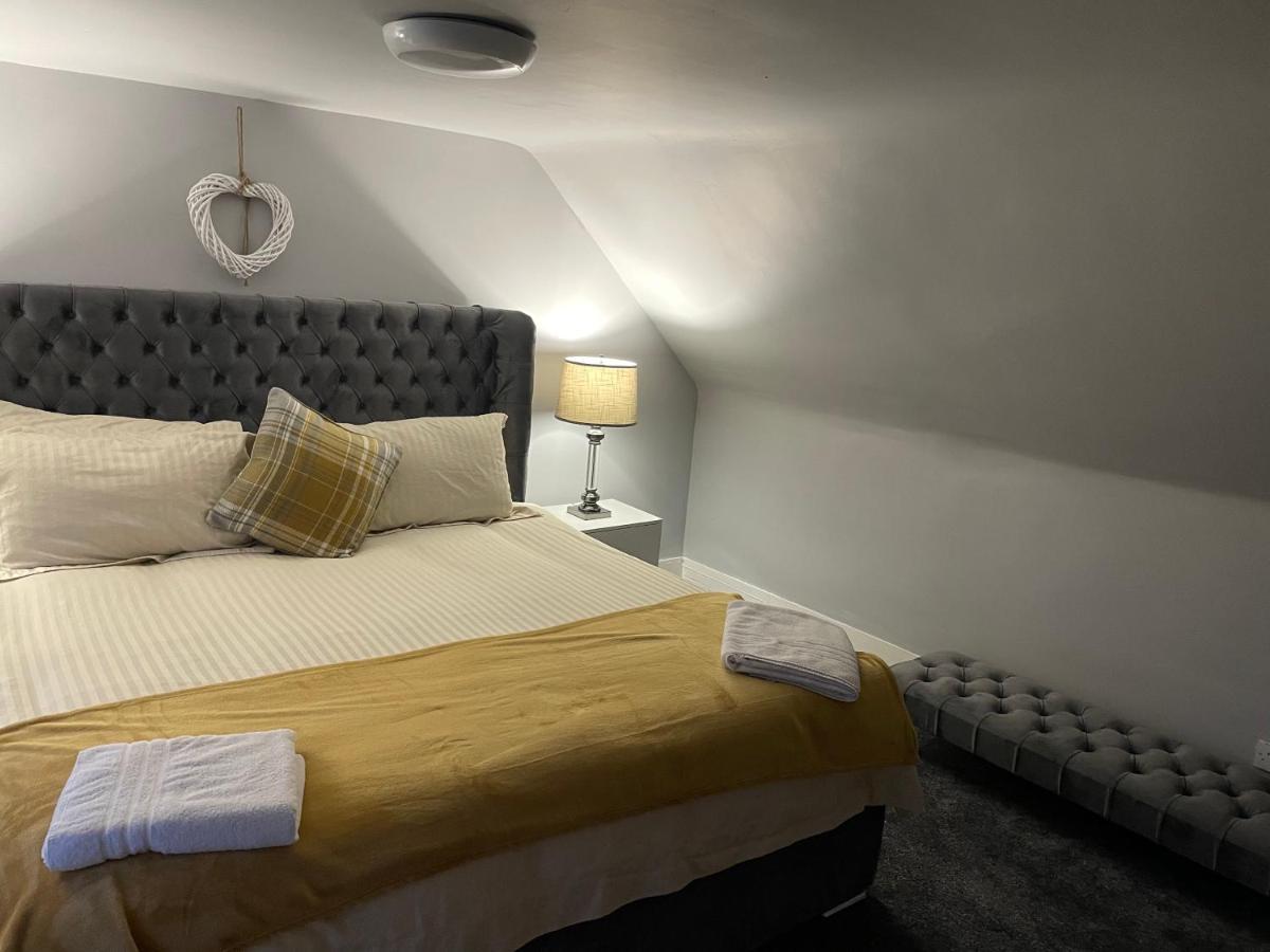 Commercial Hotel Insch Kültér fotó